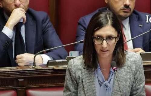 Al momento stai visualizzando Casting di potere: Giovanna Iacono denuncia l’uso delle donne come oggetti