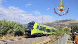 Scopri di più sull'articolo Turista ferito in scontro tra furgone e treno, indagato un agrigentino