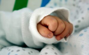 Scopri di più sull'articolo Tragedia al Sant’Elia: un neonato di 3 mesi perde la vita