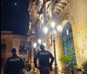 Scopri di più sull'articolo Polizia di Stato in azione: esercitazione di negoziazione al Teatro Pirandello