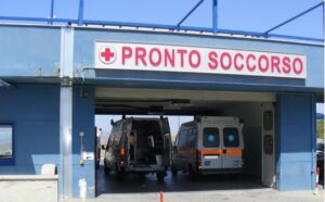 Scopri di più sull'articolo Giovane aggredisce il personale e danneggia il Pronto soccorso locale