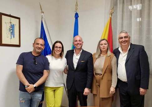 Al momento stai visualizzando Serradifalco: il sindaco al centro di un dibattito tra leggi e politica