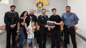 Scopri di più sull'articolo Due studenti presentano una tesina all’Arma dei Carabinieri: accolti dal Comando provinciale