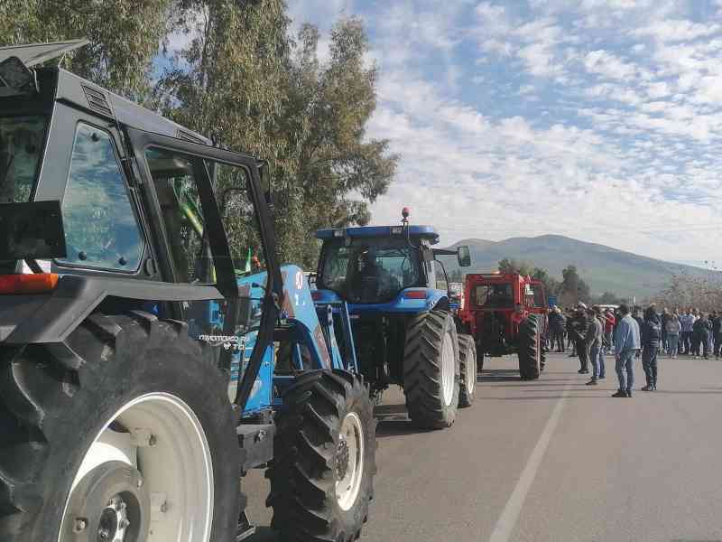 Al momento stai visualizzando Agricoltori in protesta a S. Margherita sabato 13 giugno: ecco perché