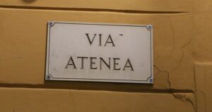 Scopri di più sull'articolo Ventenne denunciato per violazione del Daspo urbano e disturbo alla movida