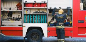 Scopri di più sull'articolo Incendio distrugge auto a San Leone: avviate indagini sulle cause