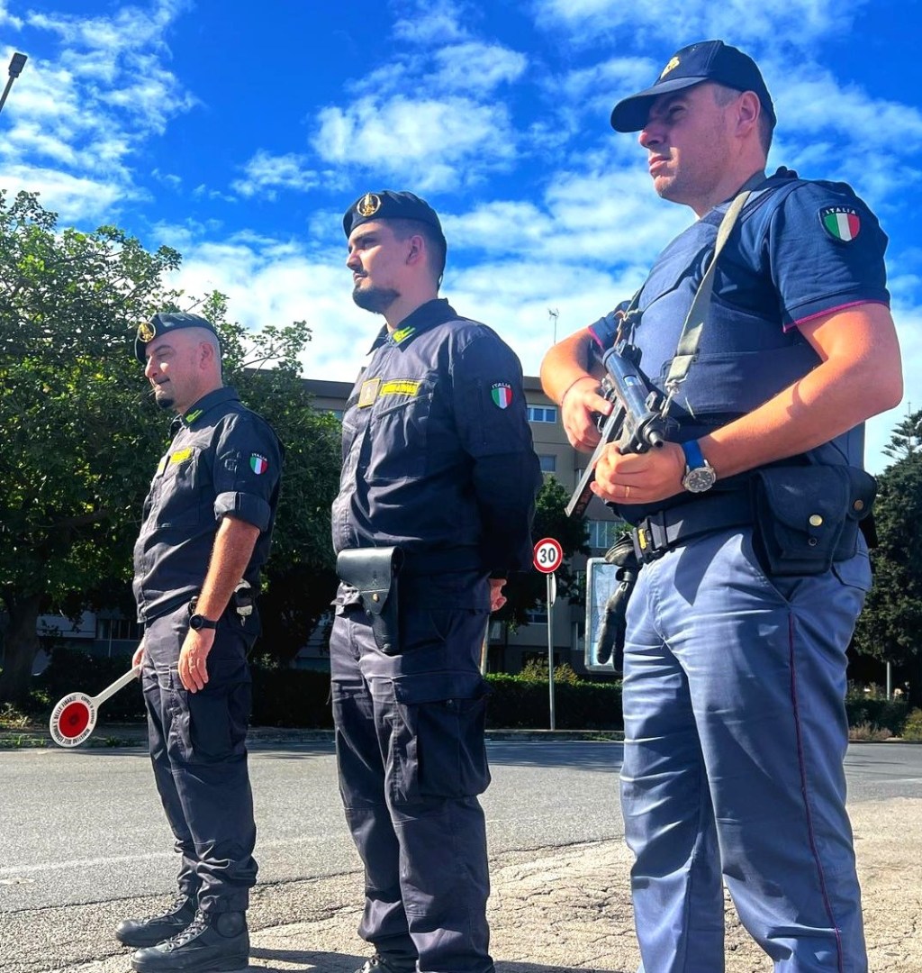 Al momento stai visualizzando Denunciato per occupazione abusiva e possesso di droga e munizioni