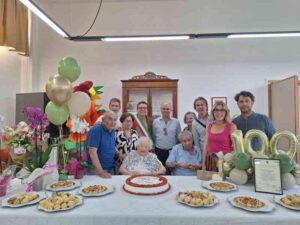 Scopri di più sull'articolo Grazia Artale festeggia un secolo di vita a Menfi: centenario da celebrare!
