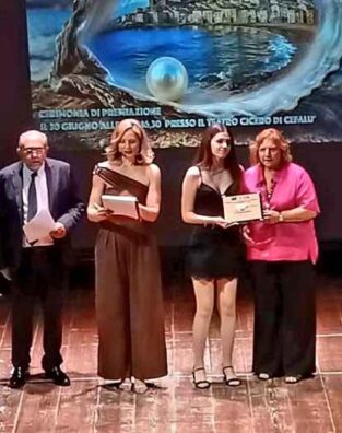 Al momento stai visualizzando Elisa Tararà: a Canicattì la poesia supera ogni barriera generazionale