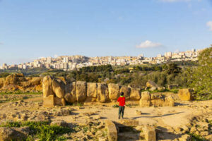 Scopri di più sull'articolo Agrigento – Correva l’anno 1991 e si parlava di Maddalusa e riperimetrazione del Parco archeologico …