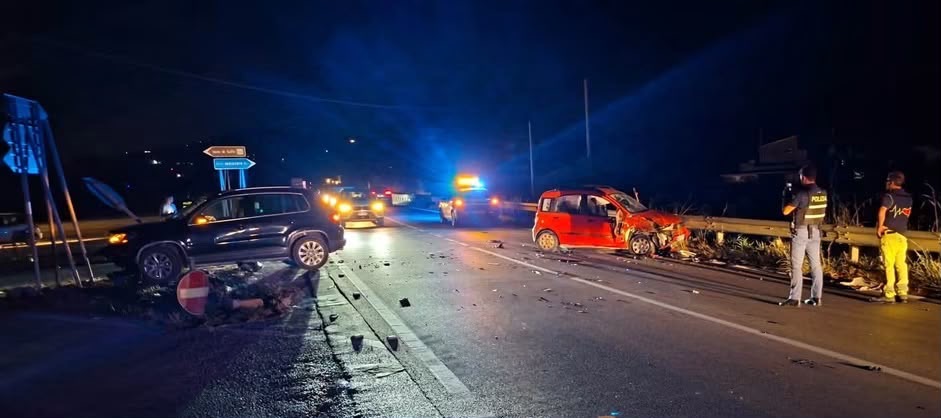 Al momento stai visualizzando Agrigento – Scontro tra due auto lungo la Ss115: quattro feriti