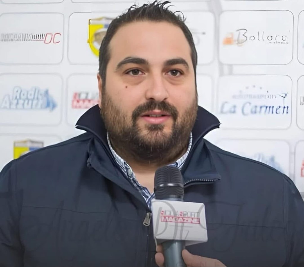 Scopri di più sull'articolo Agrigento – Calcio, in uscita il libro “Dilettante a chi??? – Manuale per il dirigente del calcio dei poveri” di Danilo Scimonelli