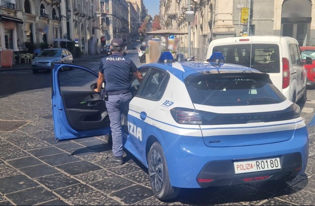 Al momento stai visualizzando Agrigento – Aggredisce titolare di un negozio per rubare soldi dalla cassa, arrestato