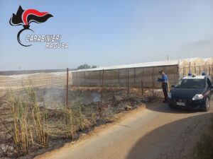 Scopri di più sull'articolo Due denunciati a Vittoria per roghi di rifiuti agricoli e fumarole pericolose