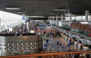 Scopri di più sull'articolo Agrigento – Ruba occhiali e profumo in aeroporto: agrigentino trattenuto prima del decollo
