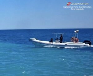 Scopri di più sull'articolo Soccorso urgente a Porto Empedocle: bagnante in difficoltà a Capo Bianco