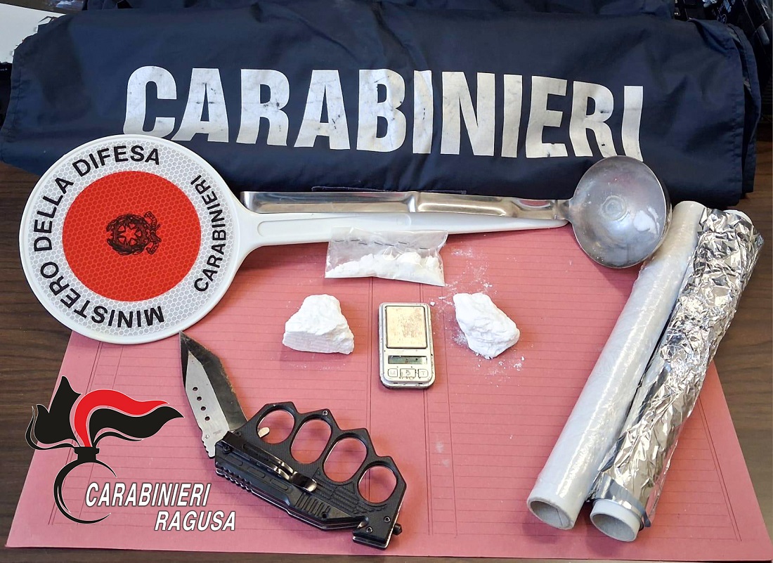 Al momento stai visualizzando Agrigento – Ragusa, droga nascosta nell’asciugatrice: arrestato 27enne tunisino, due denunce per cocaina e hashish