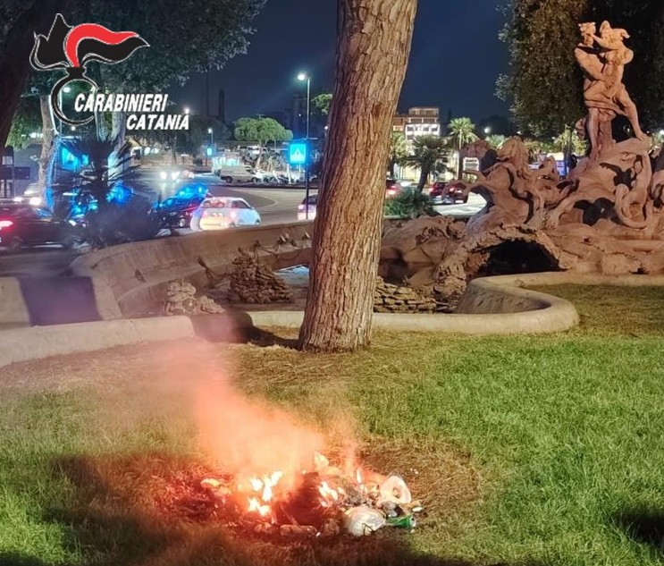 Al momento stai visualizzando Agrigento – Appicca incendio nel giardino comunale, arrestato