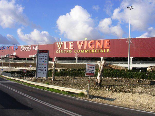 Al momento stai visualizzando Centro commerciale “Le Vigne” nel mirino dei ladri: furto segnalato