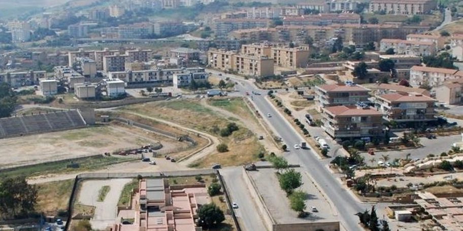 Scopri di più sull'articolo Agrigento – Atto intimidatorio in un ristorante a Villaseta, trovate bottiglie con benzina 