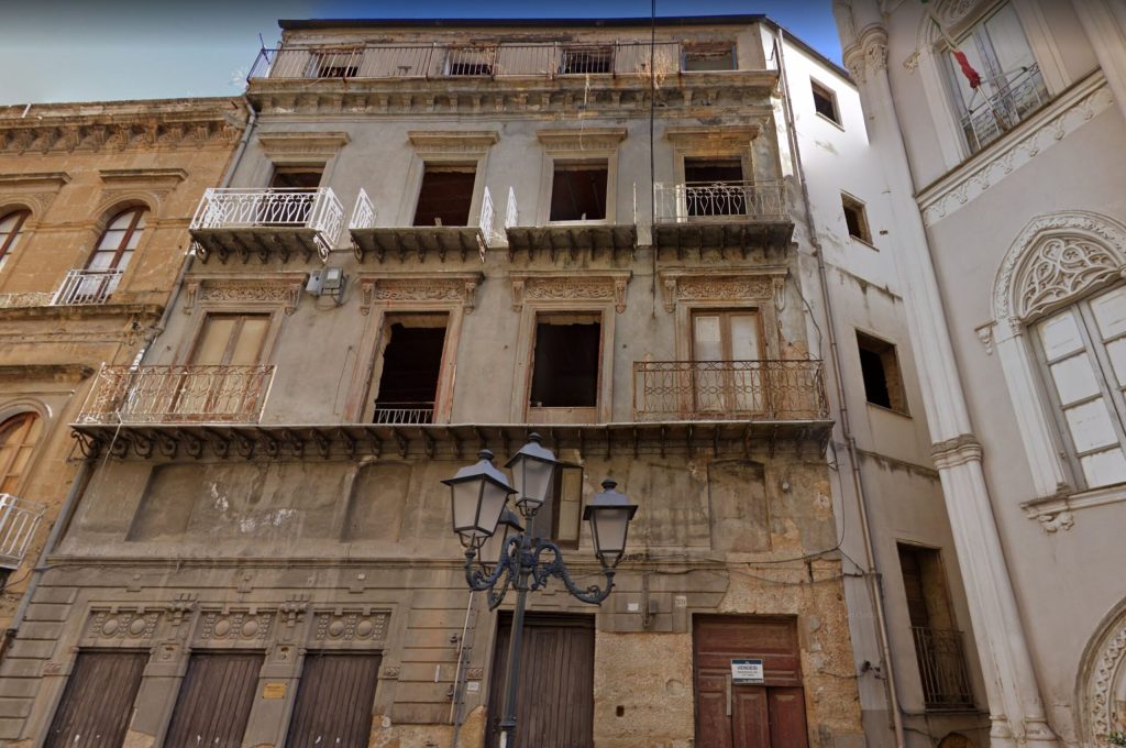 Scopri di più sull'articolo Ladri al Circolo dei Nobili di Agrigento, rubato l’impianto di amplificazione