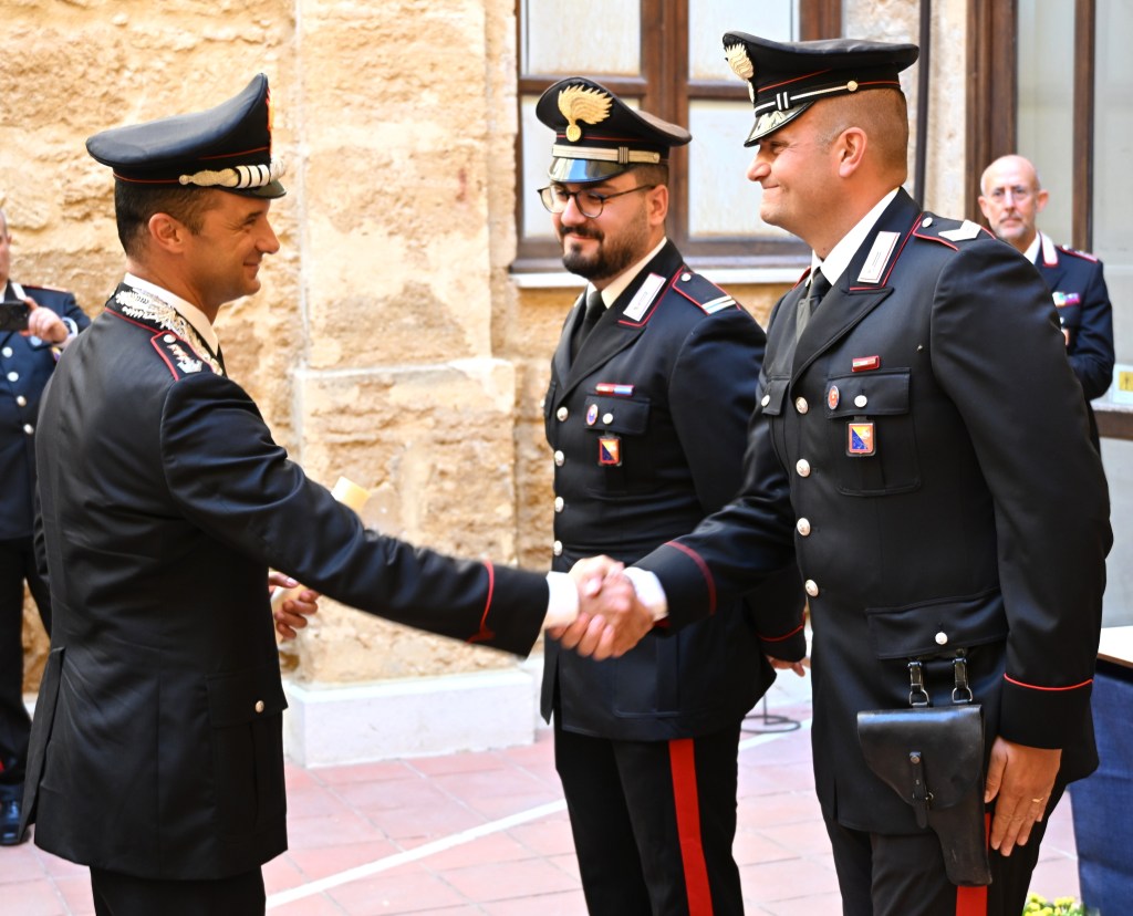 Al momento stai visualizzando Agrigento – Si sono distinti durante il servizio, carabinieri premiati con la targa “appuntato Allotta”