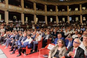 Scopri di più sull'articolo Agrigento – De Luca lancia da Palermo la sfida per il dopo-Schifani