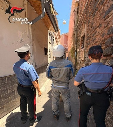 Al momento stai visualizzando Agrigento – Furto di energia e violazione degli obblighi degli arresti domiciliari, 4 denunce