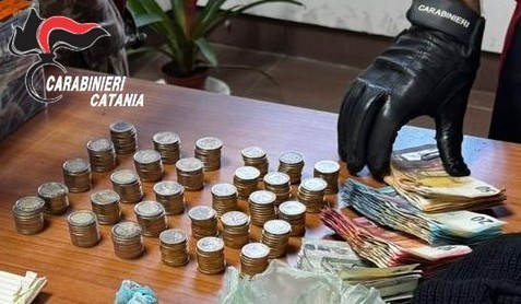 Al momento stai visualizzando Agrigento – Droga, munizioni e oltre 11 mila euro in banconote false: 2 arresti