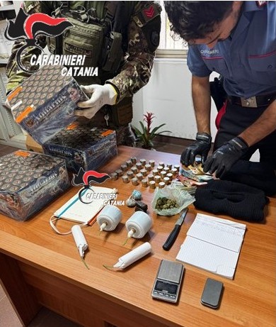 Al momento stai visualizzando Agrigento – Smantellata casa di spaccio: arrestato 21enne