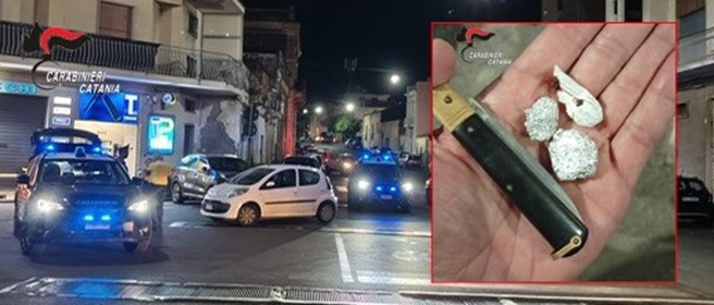 Al momento stai visualizzando Agrigento – Controlli dei carabinieri, 23enne sorpreso con un coltello: denunciato