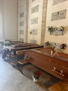 Scopri di più sull'articolo Agrigento – Favara, “Poco meno di 40 salme attendono di essere tumulate in loculi e sezioni fatiscenti, come tutte le altre in 4 anni di Palumbo”