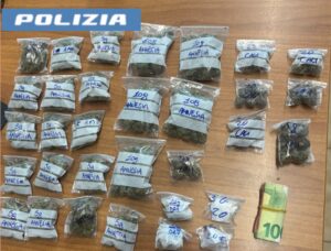 Scopri di più sull'articolo Arrestato 15enne trovato con droga nel marsupio durante un controllo
