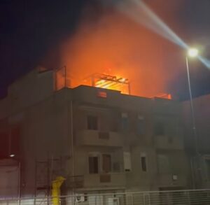 Scopri di più sull'articolo Agrigento – Licata, incendio in un’abitazione: due persone intossicate dal fumo