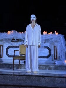 Al momento stai visualizzando Agrigento – “Anime”, nella Chiesa Madre di Favara il teatro diventa memoria: emozioni e applausi per le vittime innocenti della mafia