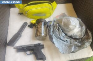 Scopri di più sull'articolo Agrigento – In bici con una pistola carica e 300 grammi di marijuana, arrestato