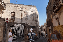 Al momento stai visualizzando Agrigento – Strage di cuccioli a Sciacca, l’attivista Enrico Rizzi sotto casa dell’indagato: “esci fuori e affrontaci”