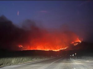 Scopri di più sull'articolo Agrigento – Santo Stefano Quisquina, incendio lambisce il paese: oltre cento persone evacuate