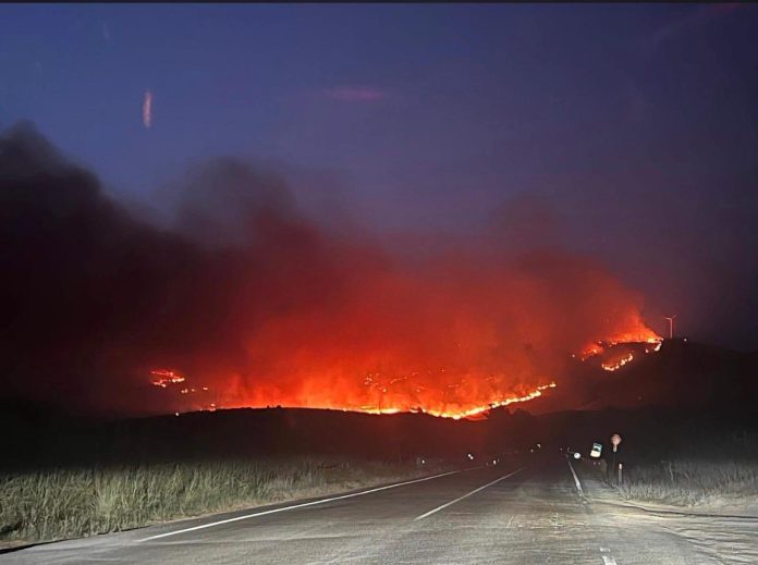 Scopri di più sull'articolo Agrigento – Santo Stefano Quisquina, incendio lambisce il paese: oltre cento persone evacuate
