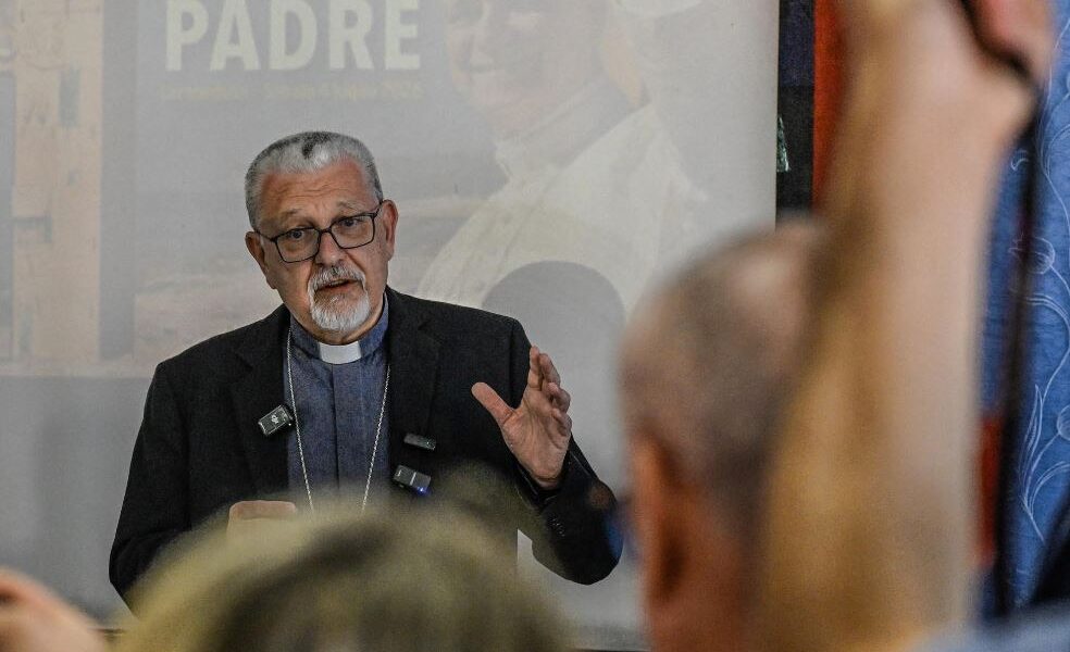 Al momento stai visualizzando Papa Leone XIV a Lampedusa: un forte richiamo contro la migrazione.