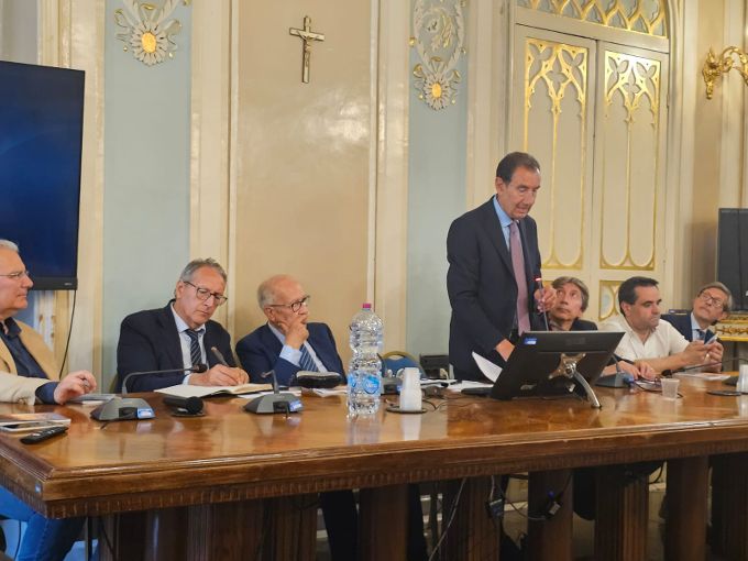 Al momento stai visualizzando Agrigento, presentato il libro di Salvatore Pezzino “Restare per scelta. La cultura del vivere”