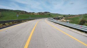 Scopri di più sull'articolo Protocollo tra Regione e Anas: miglioreranno le strade statali Palermo-Agrigento