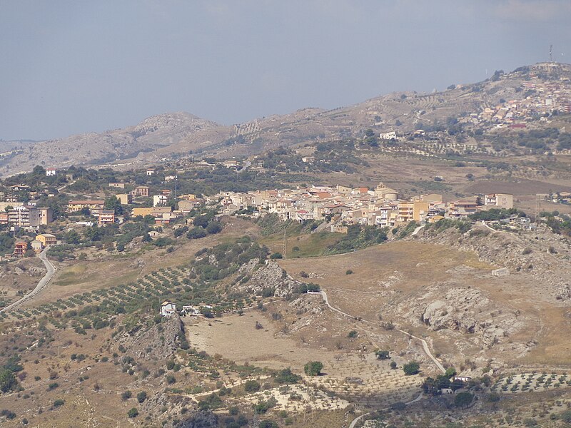 Al momento stai visualizzando Agrigento – Montaperto: si spacciano come carabinieri e derubano un anziano: rubati fucile e auto