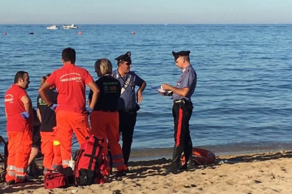 Al momento stai visualizzando Malore fatale in spiaggia: perde la vita un 74enne