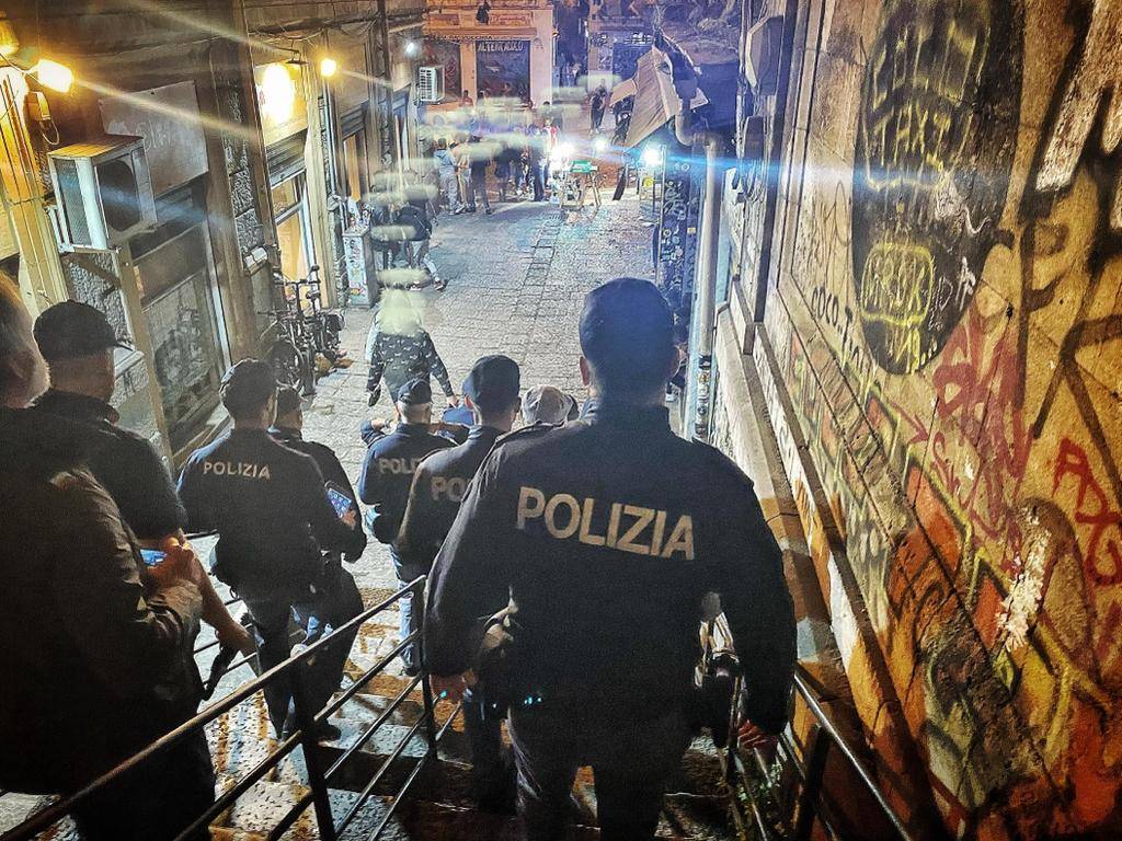 Al momento stai visualizzando Movida ad Agrigento, stretta sugli alcolici: stop al vetro e ai distributori dalle 22