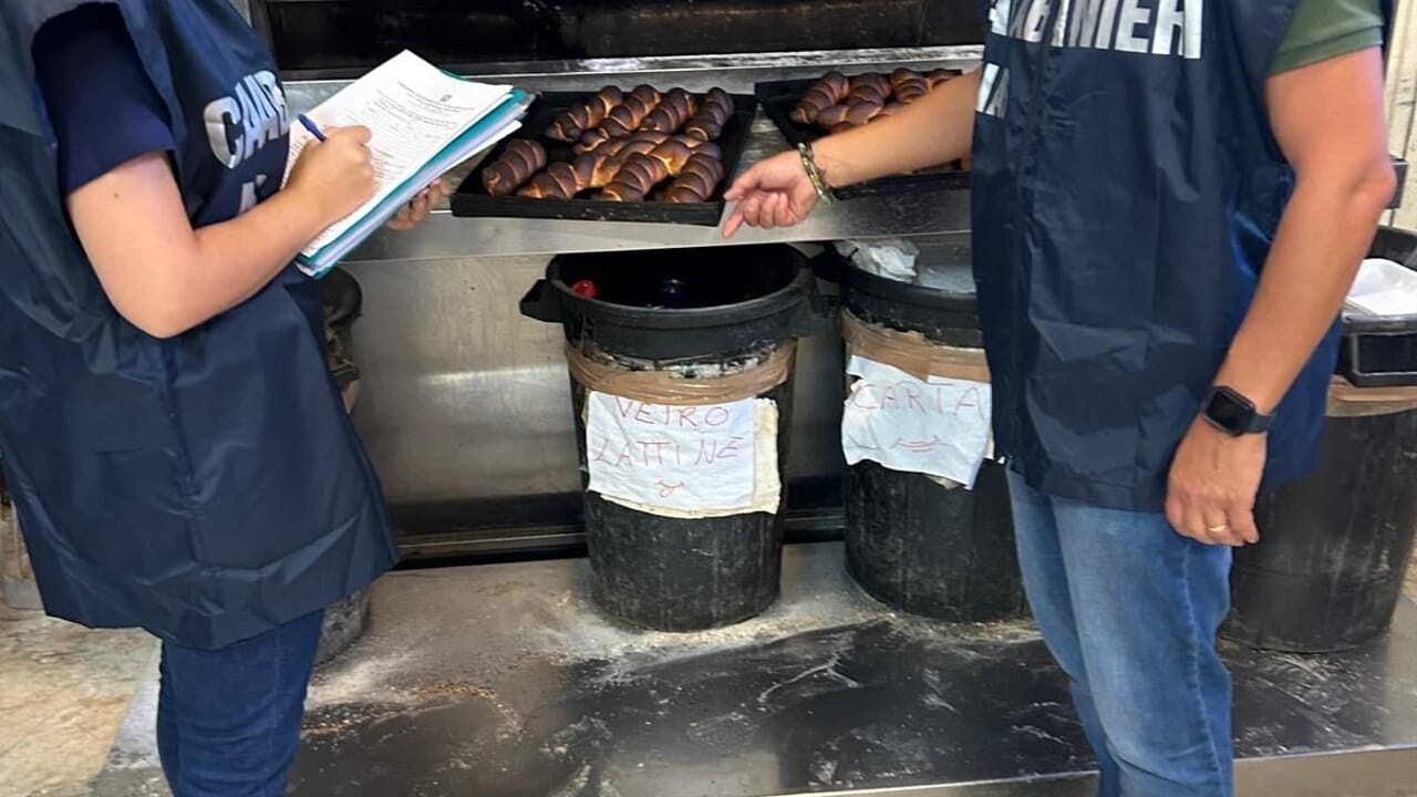 Al momento stai visualizzando Agrigento – Controlli dei Nas a Lampedusa e Pantelleria: sequestrati tre quintali di alimenti, multe per 40 mila euro