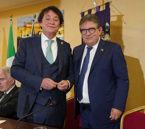 Al momento stai visualizzando Passaggio della Campana al Lions Club Agrigento Chiaramonte: Rino Danile succede a Giuseppe Pullara