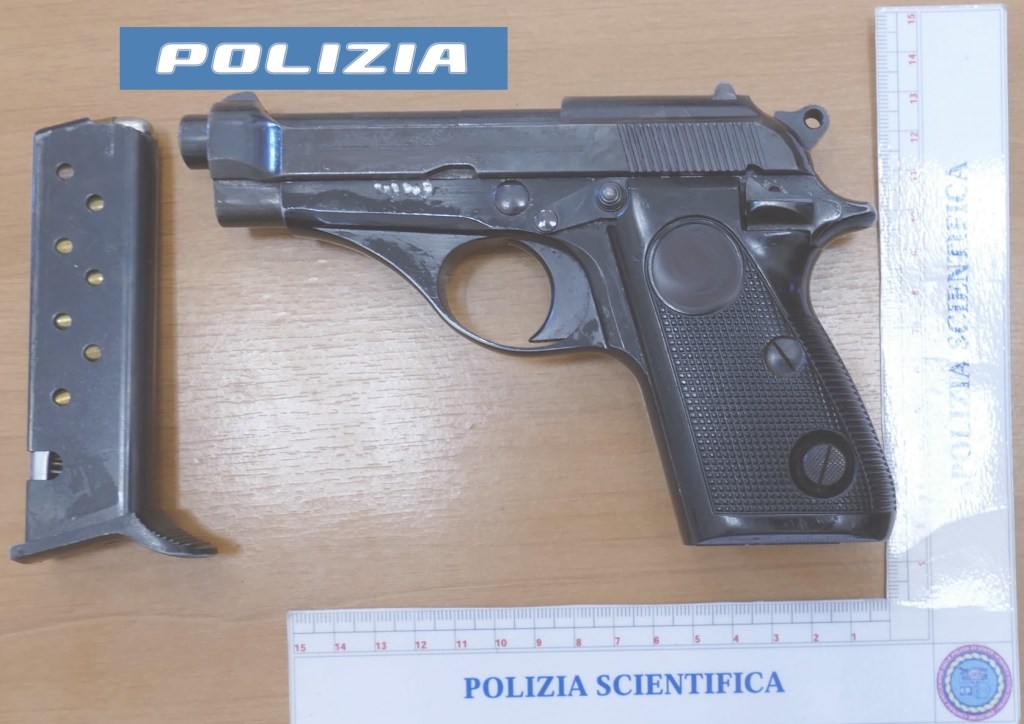 Al momento stai visualizzando Agrigento – Sospettato di furto viene trovato in casa con una pistola clandestina, arrestato