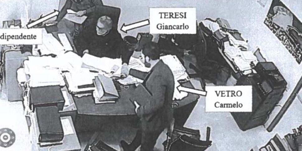 Al momento stai visualizzando Agrigento – Corruzione, il boss di Favara Vetro e il dirigente della Regione Teresi scelgono l'abbreviato