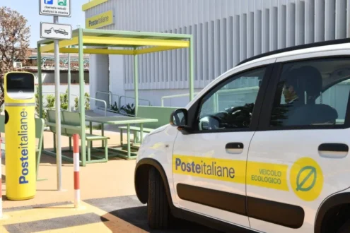 Al momento stai visualizzando Dieci nuove colonnine di ricarica: Poste Italiane punta sulla mobilità sostenibile nell’Agrigentino